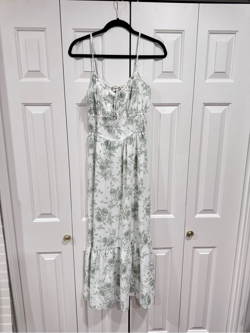 Floral Spaghetti-Strap Maxi Dress in Sage Green
